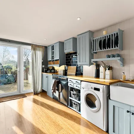 139 I Abbey House I Characterful & Peaceful 1Br House W Garden, Rooftop Balcony, Fully Equipped Kitchen And Dedicated Workspace Bury St. Edmunds Exterior photo