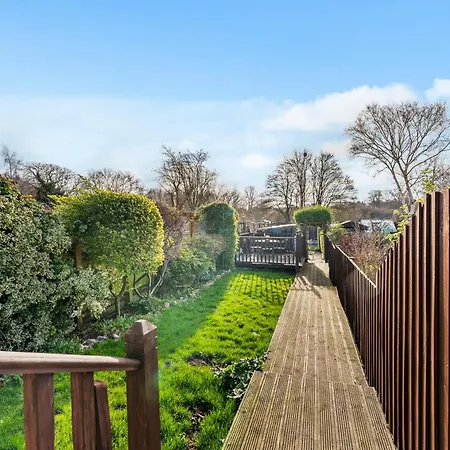 139 I Abbey House I Characterful & Peaceful 1Br House W Garden, Rooftop Balcony, Fully Equipped Kitchen And Dedicated Workspace Bury St. Edmunds Exterior photo