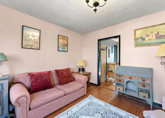 139 I Abbey House I Characterful & Peaceful 1Br House W Garden, Rooftop Balcony, Fully Equipped Kitchen And Dedicated Workspace