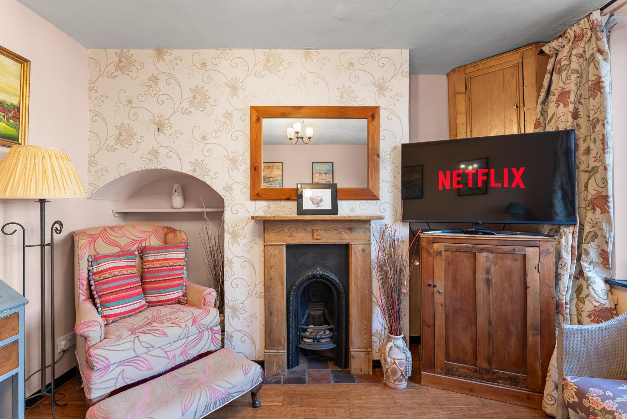 139 I Abbey House I Characterful & Peaceful 1br House W Garden, Rooftop Balcony, Fully Equipped Kitchen And Dedicated Workspace * Bury St. Edmunds