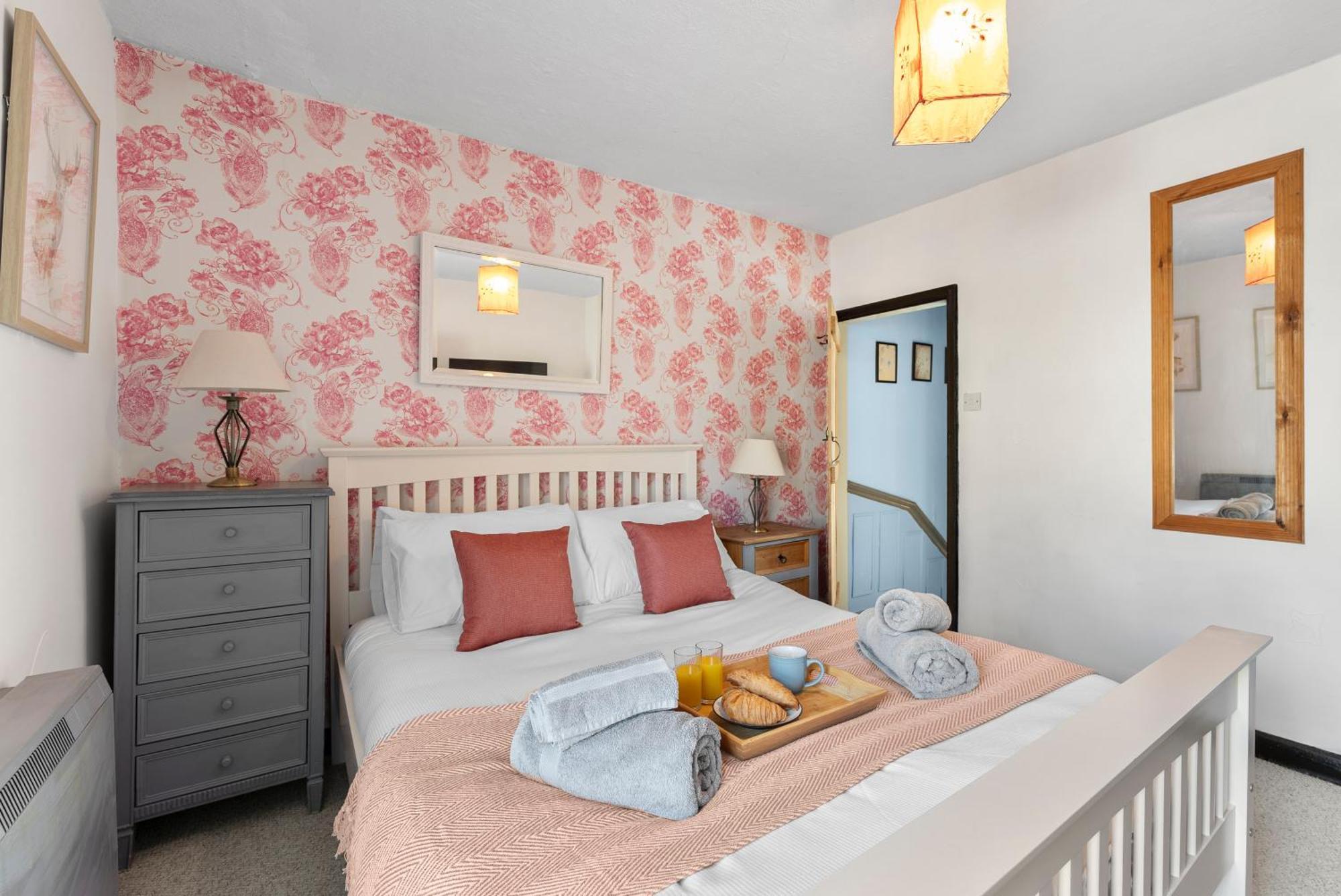 139 I Abbey House I Characterful & Peaceful 1br House W Garden, Rooftop Balcony, Fully Equipped Kitchen And Dedicated Workspace Holiday home *
