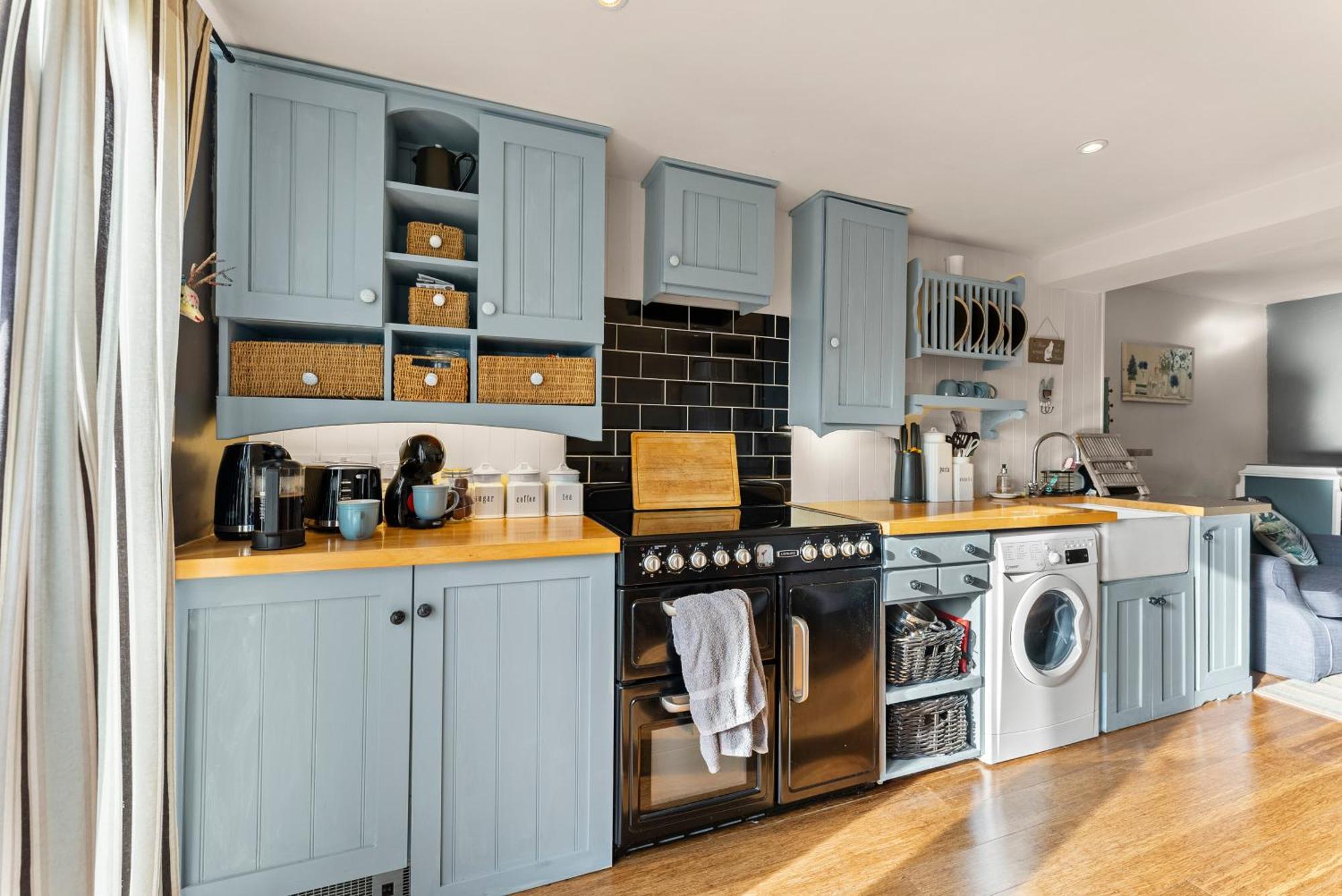 139 I Abbey House I Characterful & Peaceful 1br House W Garden, Rooftop Balcony, Fully Equipped Kitchen And Dedicated Workspace Holiday home Bury St. Edmunds