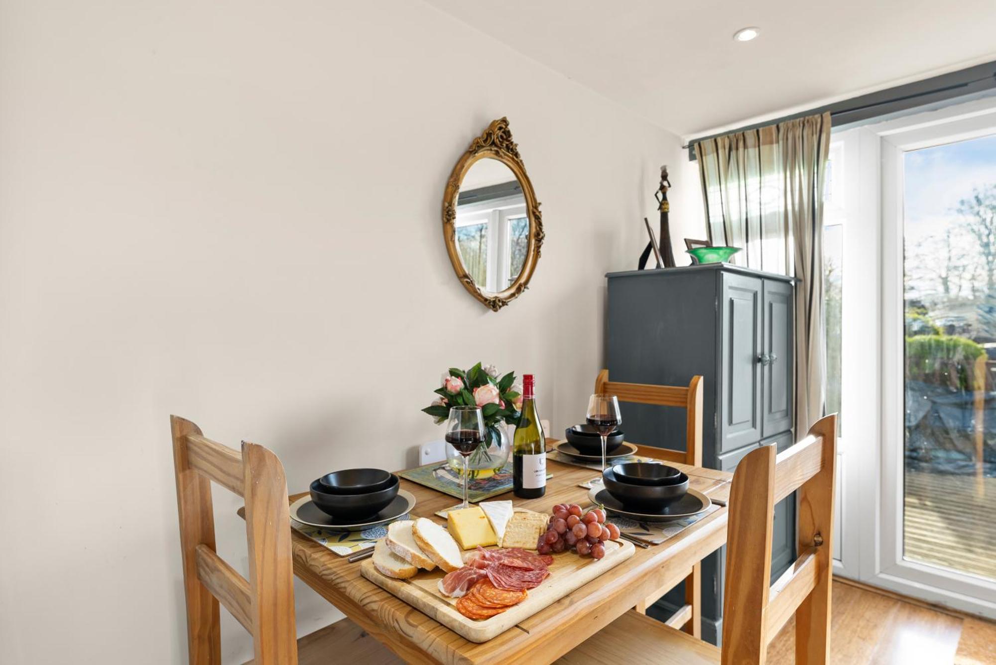 139 I Abbey House I Characterful & Peaceful 1br House W Garden, Rooftop Balcony, Fully Equipped Kitchen And Dedicated Workspace * Bury St. Edmunds